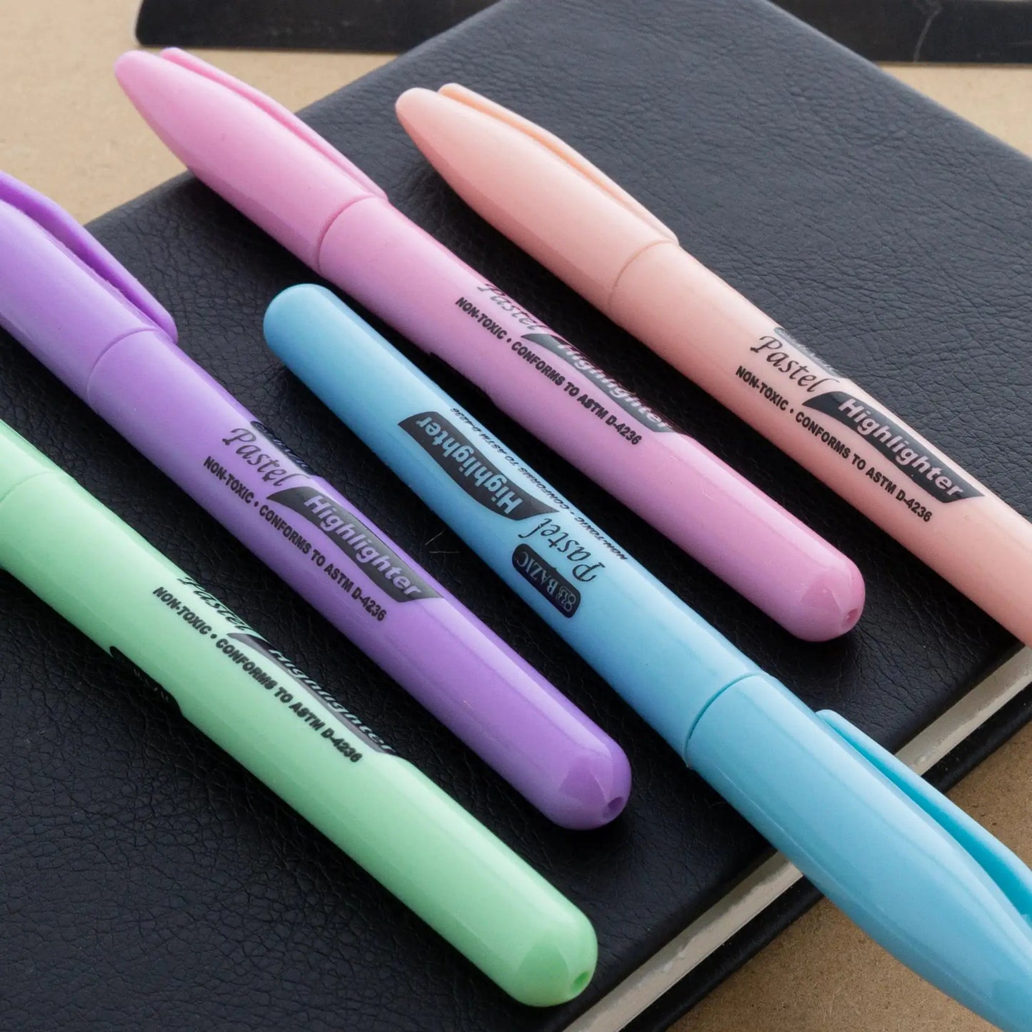 Pen Style Pastel Assorted Colors Highlighter w/ Pocket Clip (5/Pack) - Kim’s Signature Beauty & Accessories    (Store description)